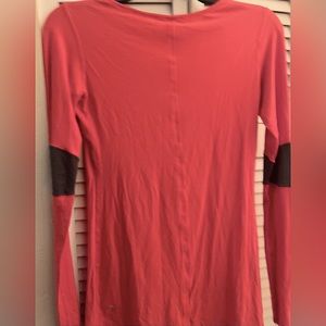 Lululemon Athletica Long Sleeve Sleep Shirt, size 6/8, Red/black
